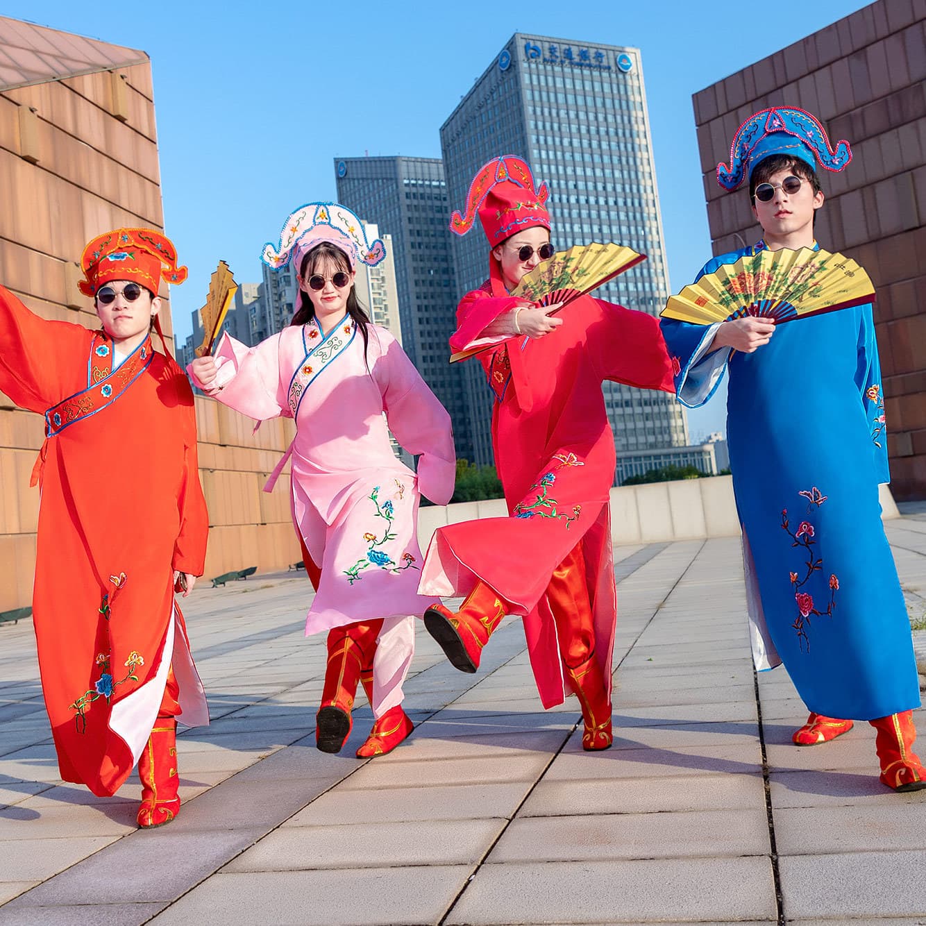 Complete costume set for a skit featuring the Four Great Talents of Jiangnan, Tang Bohu costume, and a three-and-a-half-line rhyme performance costume.