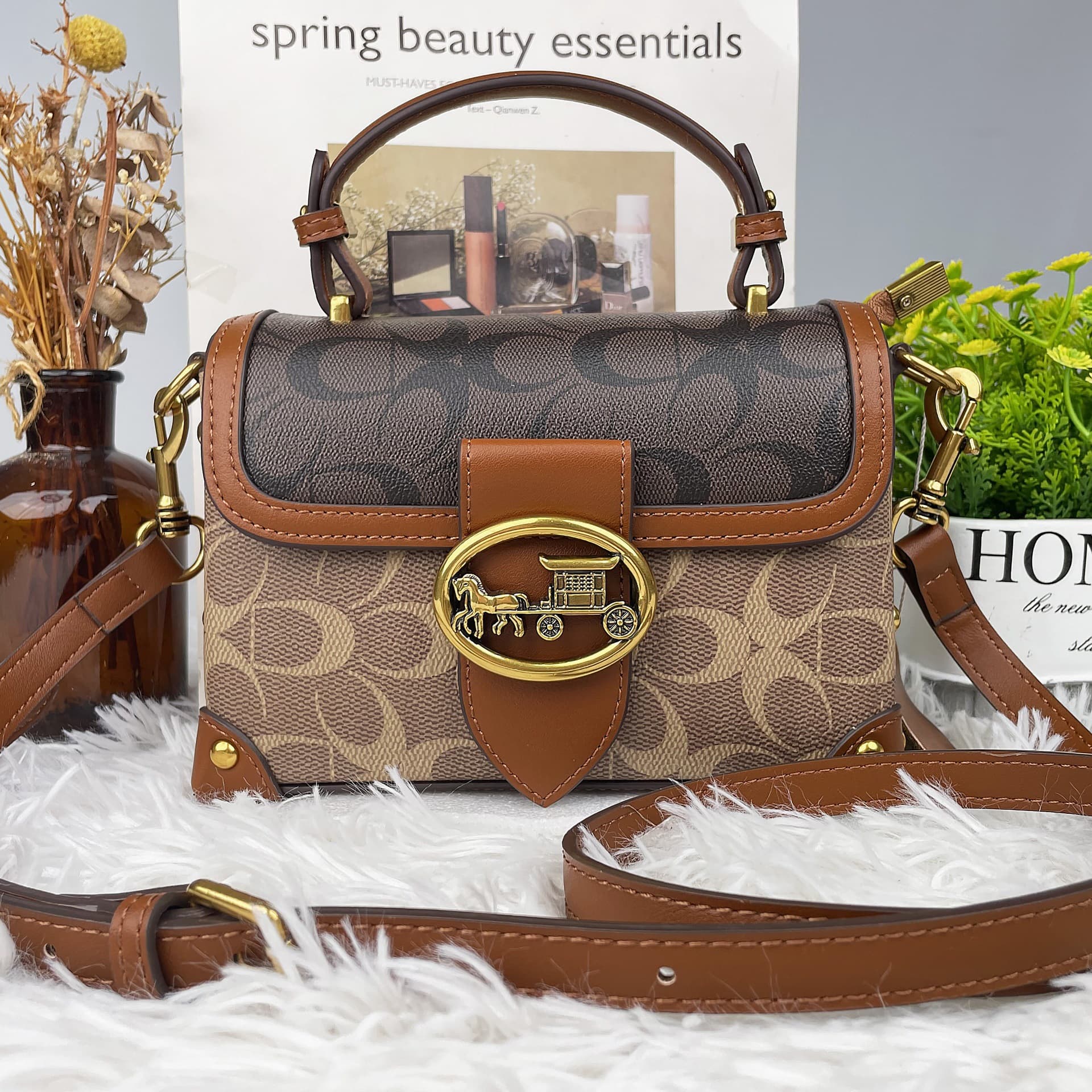 Hong Kong's super popular small bags for women 2025 fashionable crossbody bags, handbags, high-end box bags that are popular this year