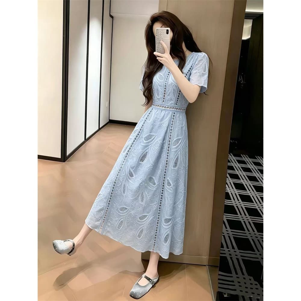 New style French elegant short-sleeved waisted round neck dress with hollow embroidery words - white