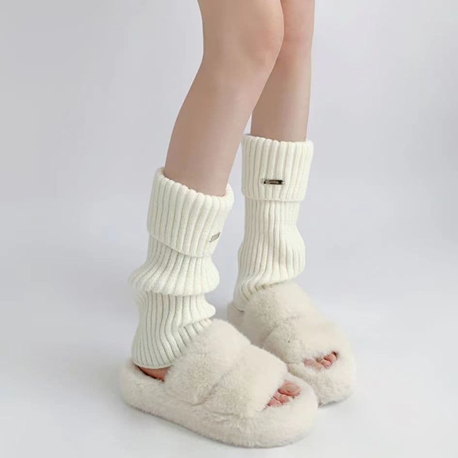 Autumn/Winter Style Y2K Subculture Metal Logo Spicy Girl Knitted Leg Sleeves, Sock Sleeves, JK Stacked Sock Sleeves for Women, Mid-Calf Socks, Warm
