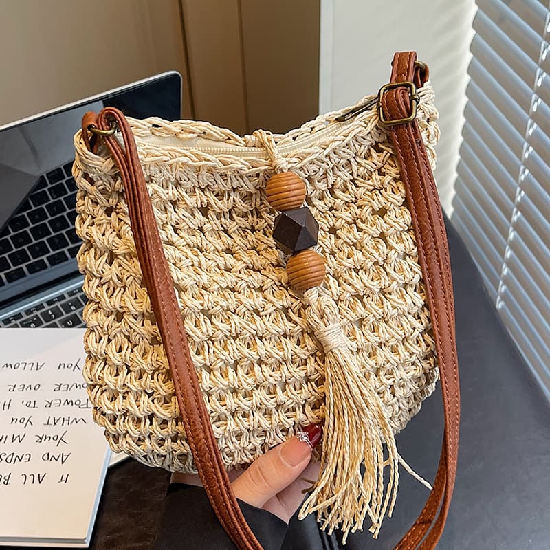 This Year's Trendy Bucket Bags for Women 2026 New Woven Crossbody Bags Travel Beach Bags Single-Shoulder Straw Small Bags