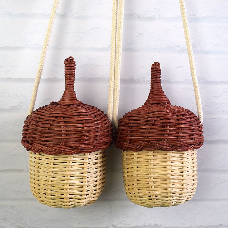 Children's Crossbody Rattan Bag Mini Small Bag Pinecone Shape Retro with Lid Woven Small Crossbody Basket