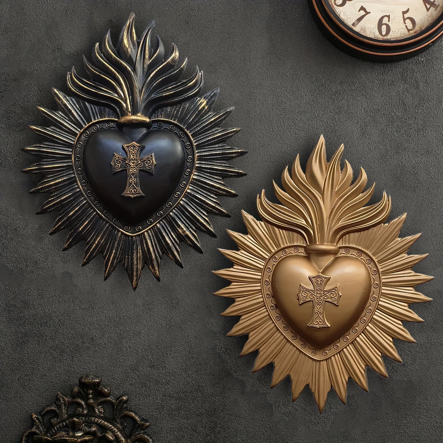 Cross-Border New Product Gothic Resin Sacred Heart Wall Plaque with Sparkling Relief, Wall Hanging Decoration for Home