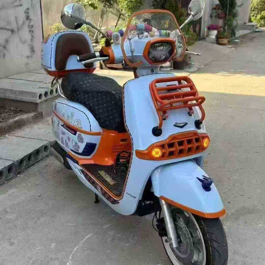 Victoria 150i Gulf Oil Edition, stylish retro scooter, China IV EFI fuel motorcycle