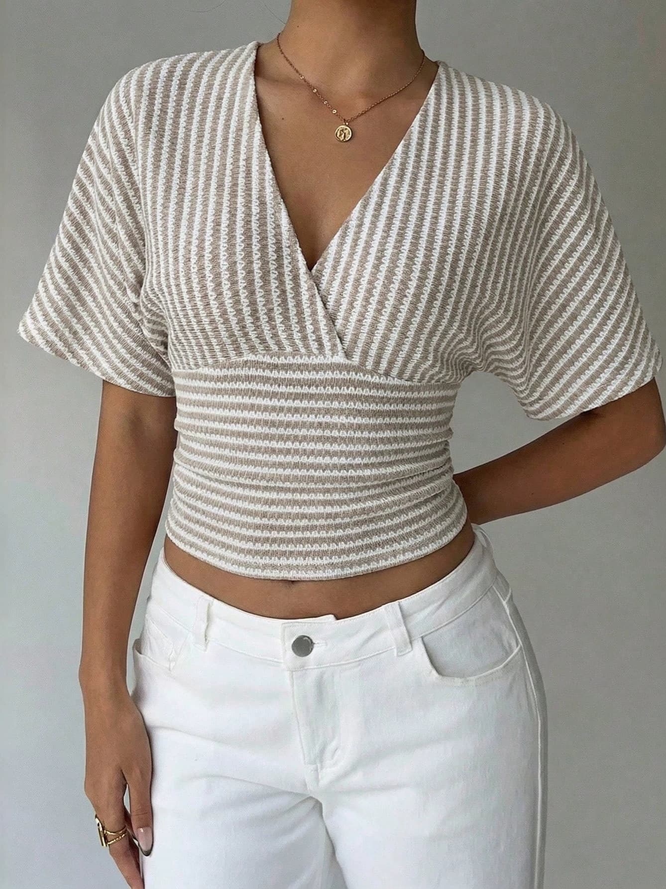 2026 V-Neck Striped Waist-Cinching Short T-Shirt for Women Batwing Sleeve Slim Fit Crop Top Knitwear Batwing Sleeve Top for Women