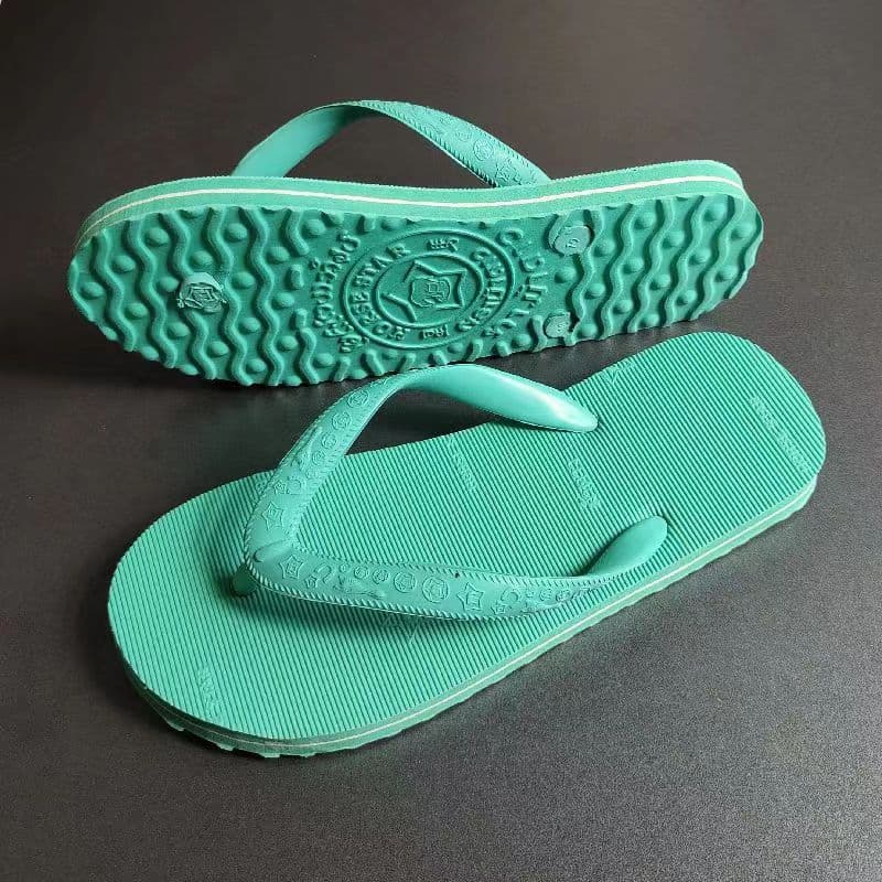 2023 Star Horse Rubber Thong Slippers Unisex Outdoor Fashion Beach Shoes Flip Flops for Men And Women Beachwear Slippers