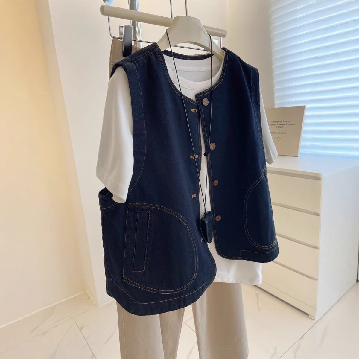 Plus Size Japanese Retro Denim Vest for Women Spring Autumn New Layering Vest Outerwear Design Sleeveless Waistcoat