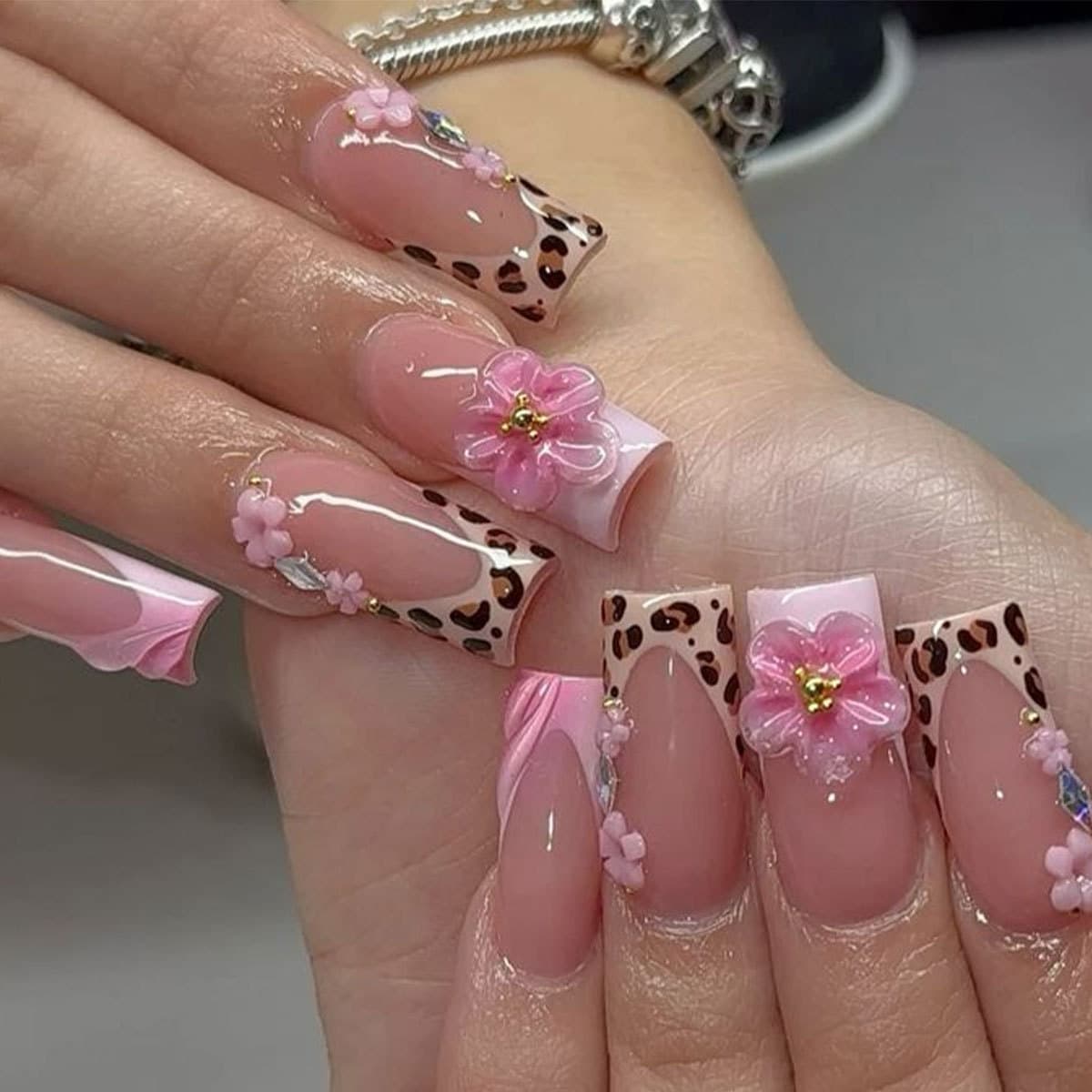 Cross-border Leopard French 3D Flower European American Wearable Nails Ins Style Nail Tips Removable Fake Nails Wholesale