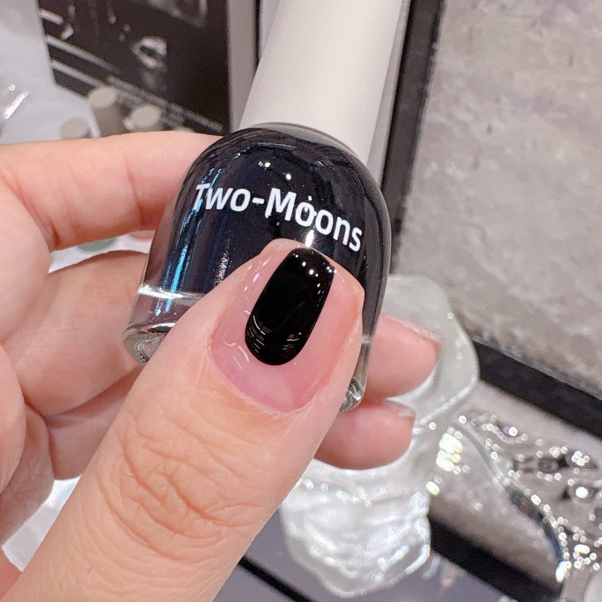 Two-Moons black spring and summer popular new color temperament whitening water-based nail polish no-bake quick-drying 2026 new style