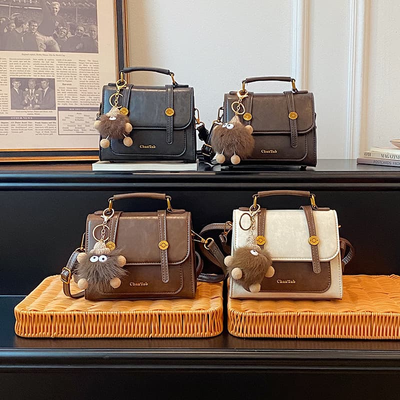 Korean Style Crossbody Small Square Bag 2026 New Fashion Crossbody Bag Versatile Vintage Shoulder Bag Popular Commute Cambridge Bag