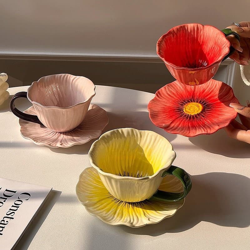 Ceramic flower-shaped coffee cup for women, high-quality water cup, household high-end exquisite hand-painted afternoon tea cup and saucer