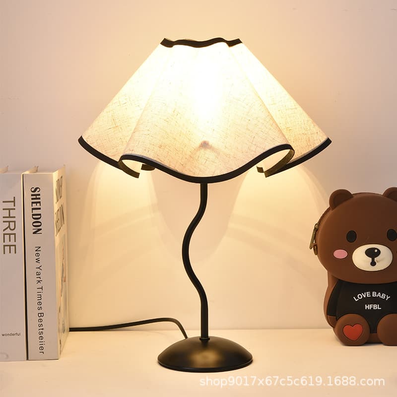 Modern simple table lamp bedroom bedside lamp ins creative petal retro table lamp bed and breakfast model room decoration night light