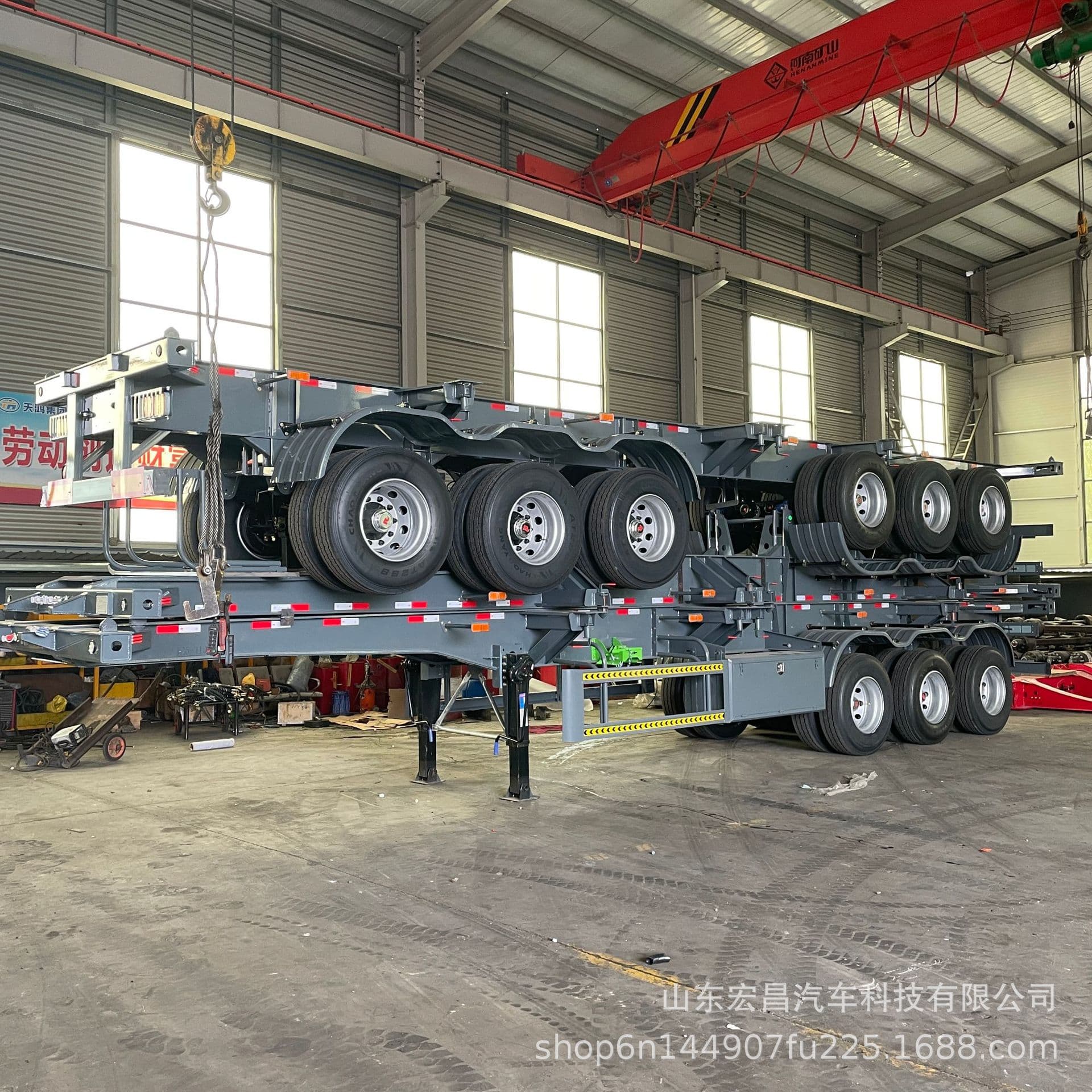 Overseas Supply Three-Axle Four-Axle Container Skeleton Transport Vehicle, Container Transfer Vehicle for 20ft 40ft 45ft Containers