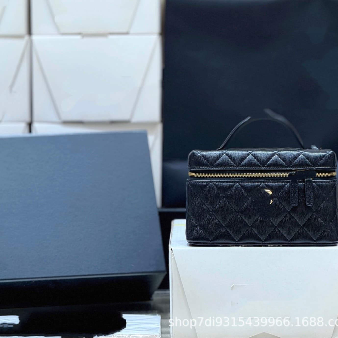 26C new embossed hardware lunch box bag cosmetic bag box bag embossed hardware handle cosmetic bag one piece drop shipping