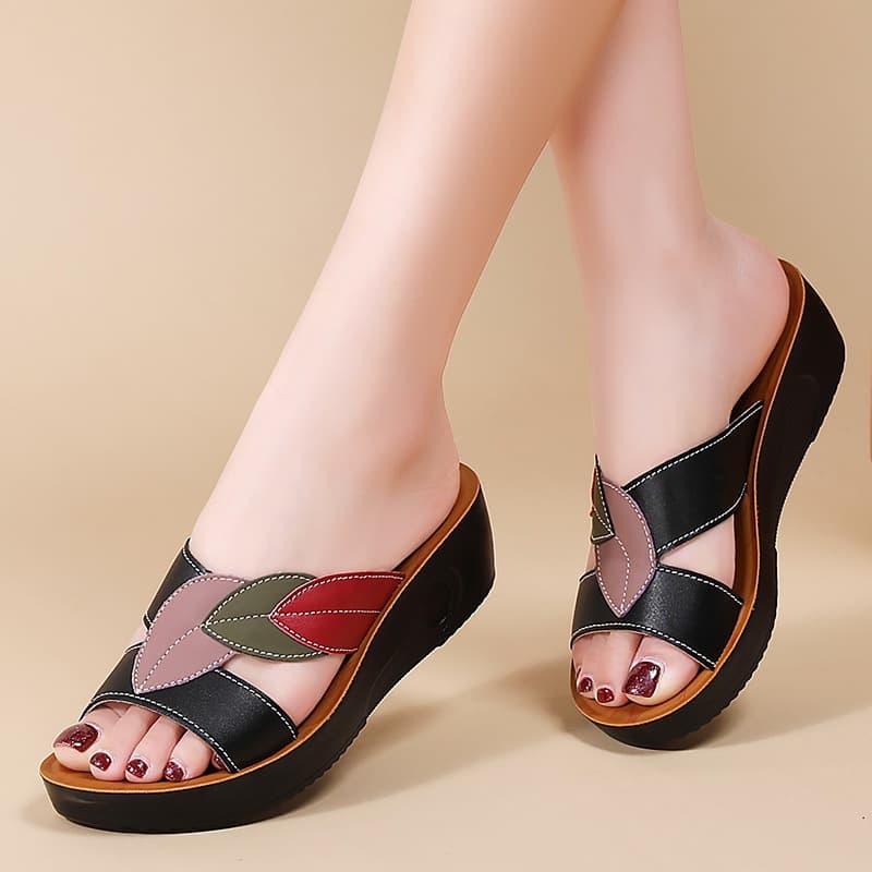Women's Summer Slippers 2024 New Fashion Middle-aged Mother Shoes Non-slip Soft Sole Middle-aged and Elderly Sandals