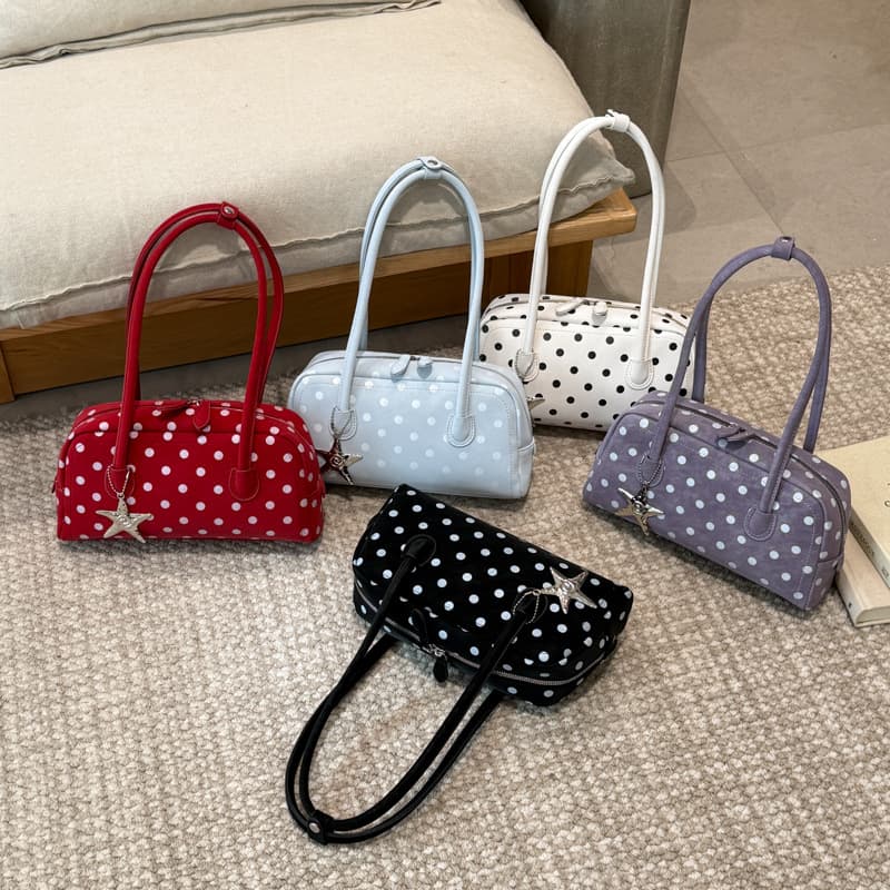 Niche style Korean style bowling bag with polka dots fresh and sweet shoulder bag commuting fashion trend armpit pillow bag