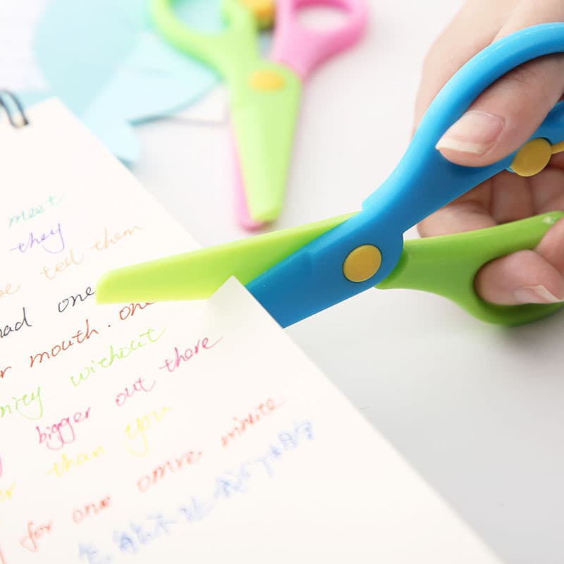 Wholesale of kindergarten plastic craft scissors for elementary students, child-safe paper cutting scissors, and children's toy scissors