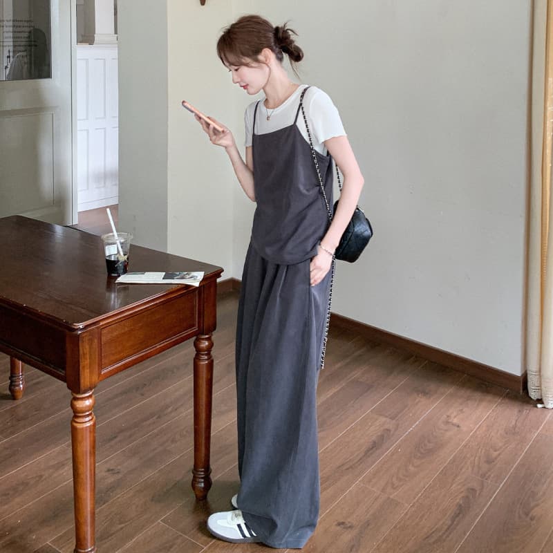 Dark Gray Ultra-Trendy Old Money Style Casual Set Women's Summer 2026 New Camisole T-Shirt Wide-Leg Pants Three-Piece Set