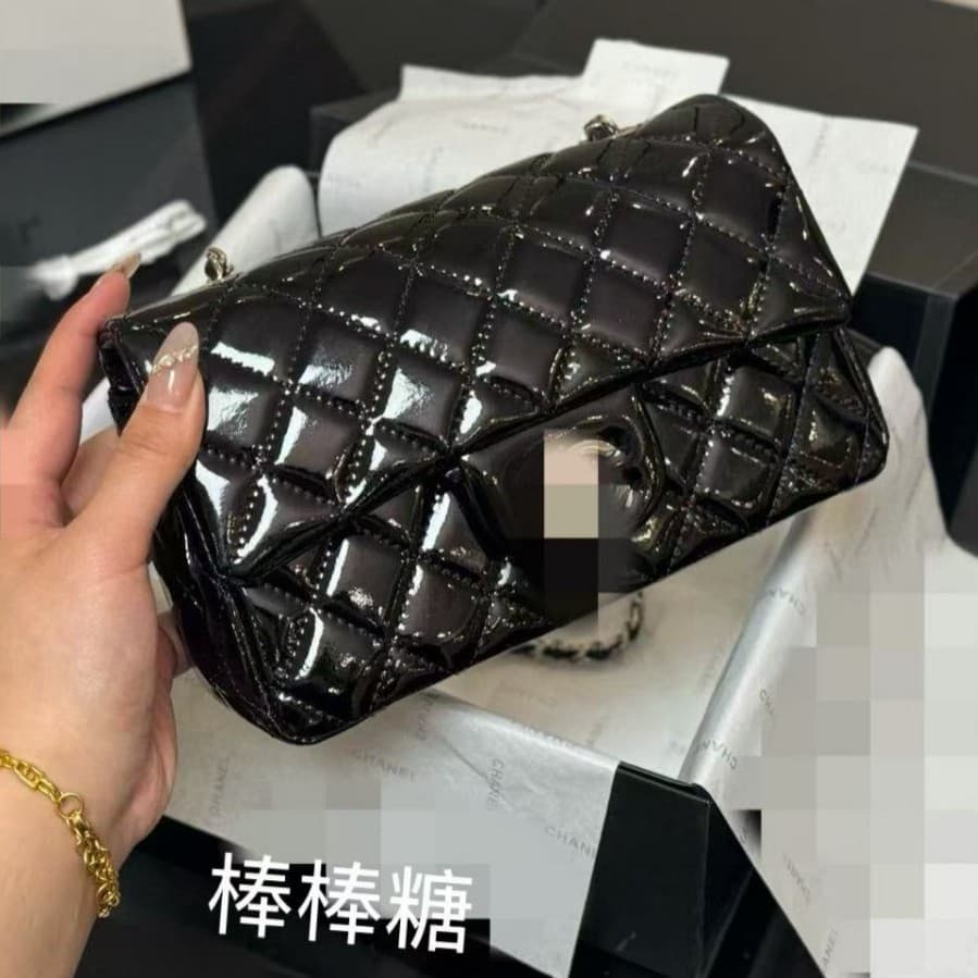 2025 New M Lv Women's Leather Bag Horn Bag Underarm Bag Messenger Bag Chain Bag Cf Square Fat French Stick Bag