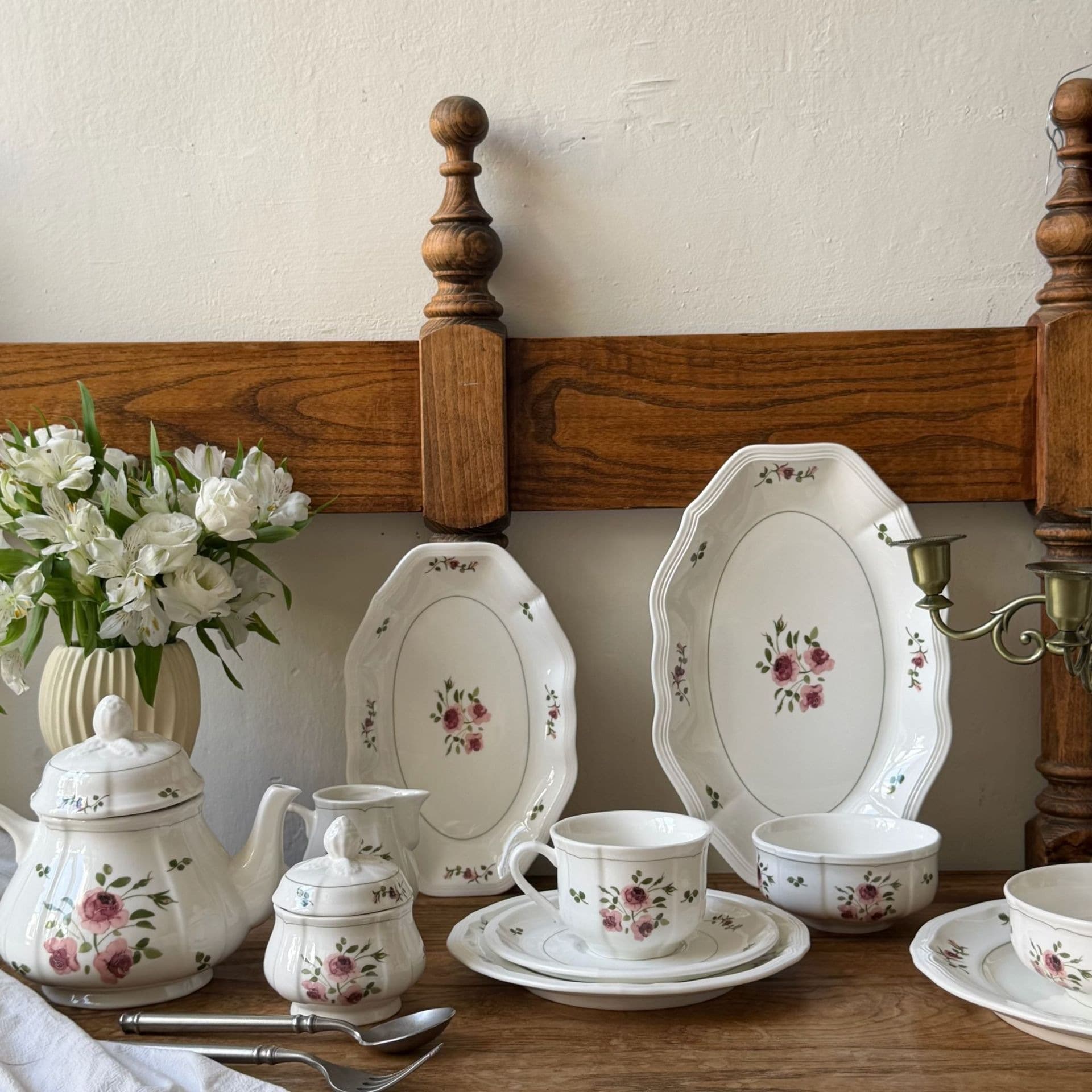 French gentle retro rose tableware ceramic plate melon edge teapot milk pot set coffee cup and saucer dessert plate fish plate