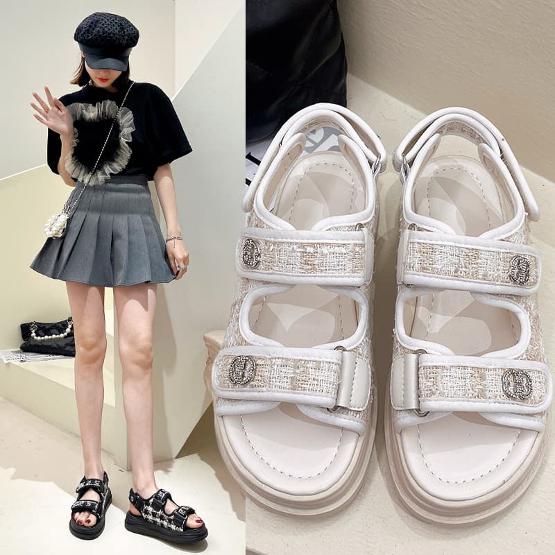 Sandals 2025 New Women's Summer Flat Fairy Style Thick Sole Versatile Soft Bottom Platform Casual Little Fragrance Beach Shoes
