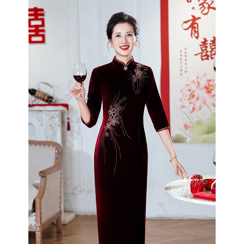 2024 New Red Velvet High-End Cheongsam Wedding Dress for Mother of the Groom and Bride