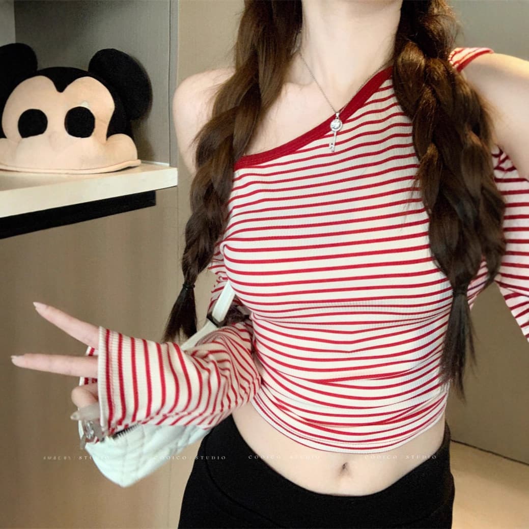 Wild Yuan Design Sensual Off-Shoulder Slim Fit Long-Sleeve T-Shirt for Women, Autumn/Winter Niche Base Layer, Off-Shoulder Top