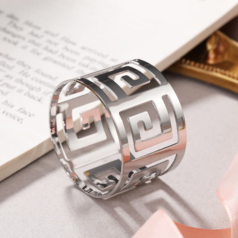 Cross-border Creative Light Luxury Hollow Metal Napkin Ring for Hotel Restaurant Tableware Decoration Napkin Holder Wholesale