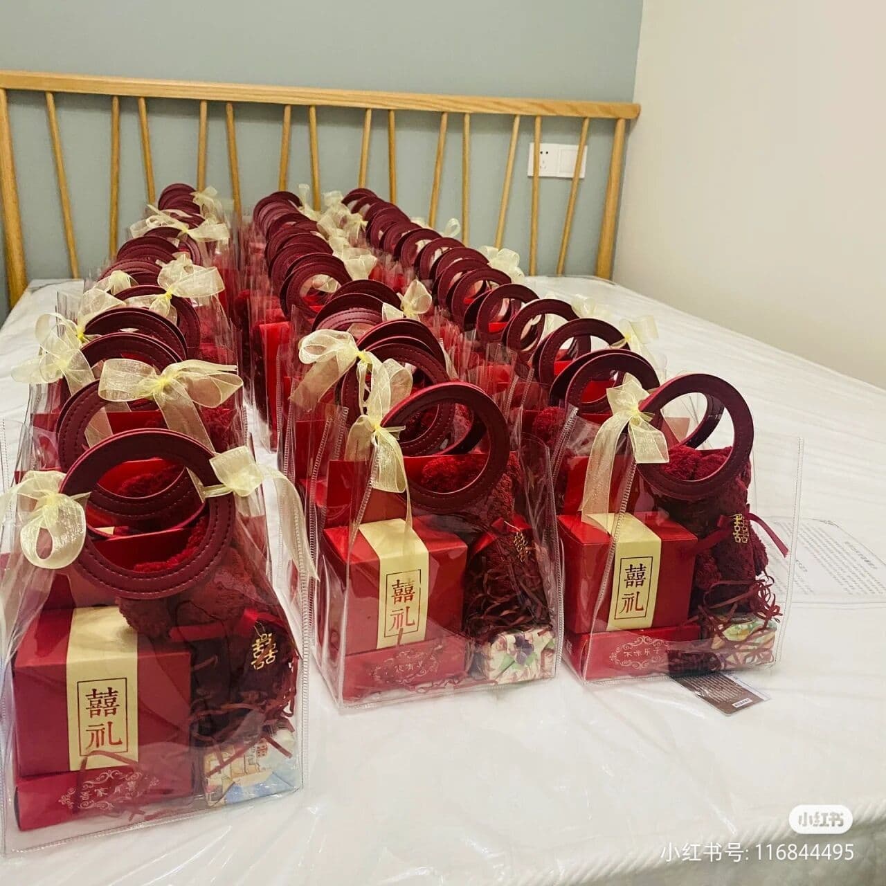 Stock PVC Transparent Gift Bag, Laser Handbag, Souvenir Bag, Leather Handbag, Women's Day Gift Bag