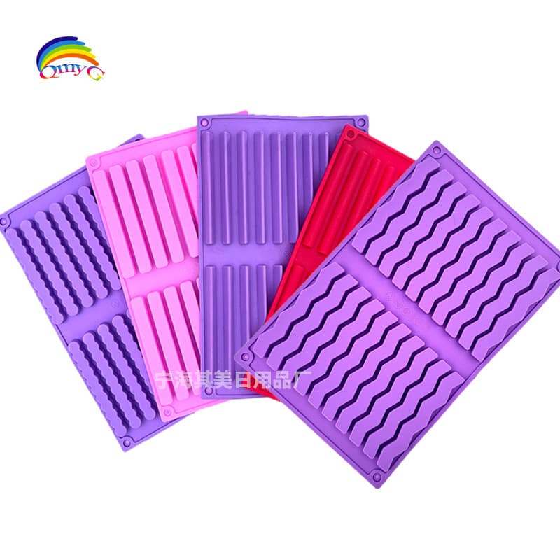Qimei Pet Snack Finger Biscuit Silicone Mold, Wax Bottle Candy Mold, Wavy Twist Long Strip Silicone Mold