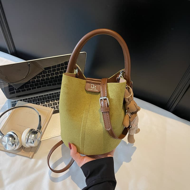 Cross-Border Suede Bucket Bag for Women 2025 New Fashion Commute Handbag, Retro Suede Single Shoulder Crossbody Bag