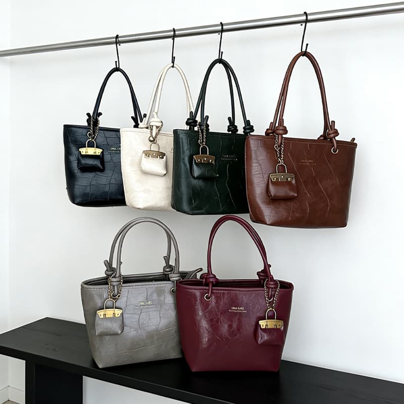 Cross-Border 2026 New Retro Handbag, Small Tote Bag, Premium Single Shoulder Crossbody Commute Tote, Soft Leather Bag