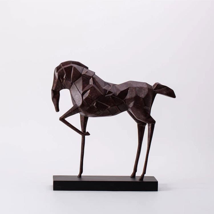 Modern art geometric cross-section resin sculpture horse ornaments exhibition hall model room living room entrance soft furnishing home ornaments