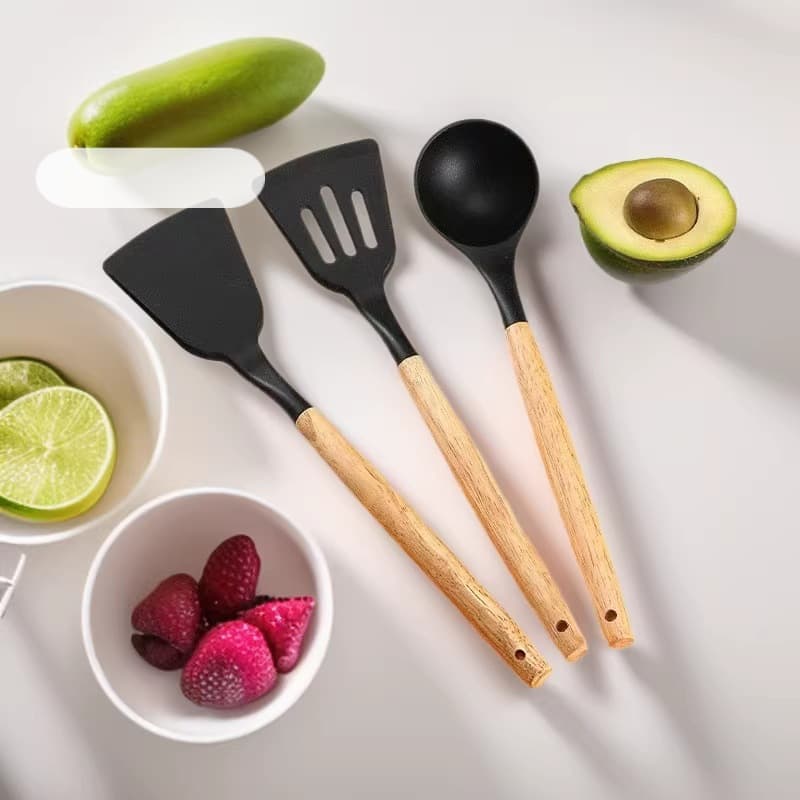 Home Kitchen Wood Handle Silicone Food Grade High Temperature Resistant Frying Spatula Soup Ladle Cooking Turner Silicone Kitchen Utensil 3-Piece Set