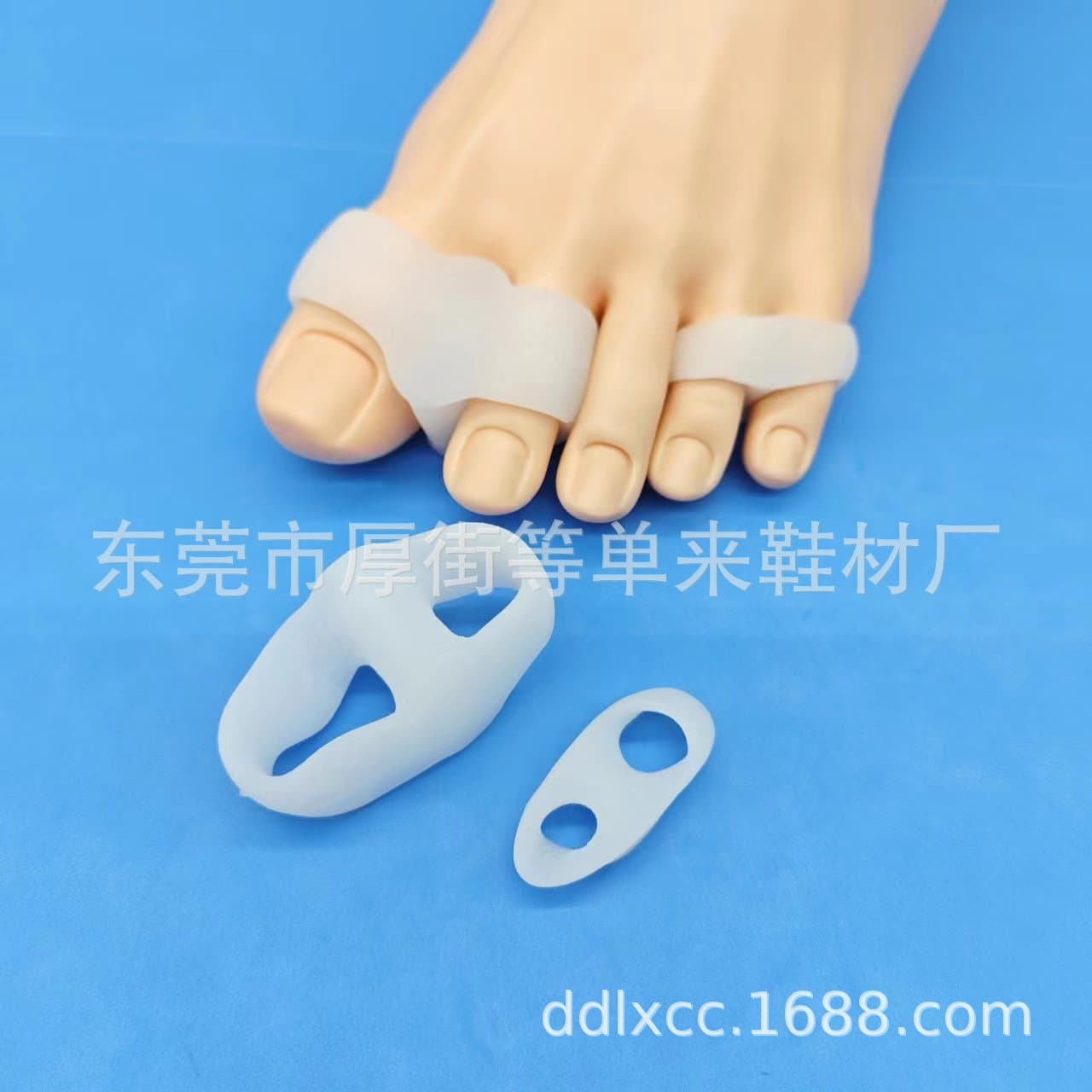 Double-Hole Toe Separator, Silicone Toe Sleeve Figure-8 Design for Big Toe Separation, SEBS Overlapping Toe Corrector