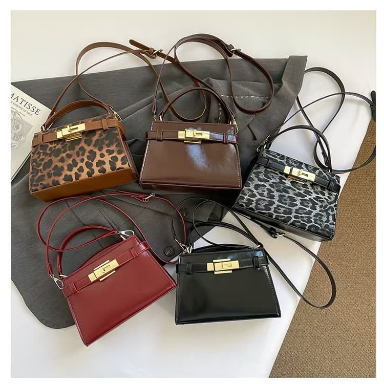 Retro oil wax leather Kelly small bag for women 2026 new high-end portable small square bag commuter shoulder crossbody bag