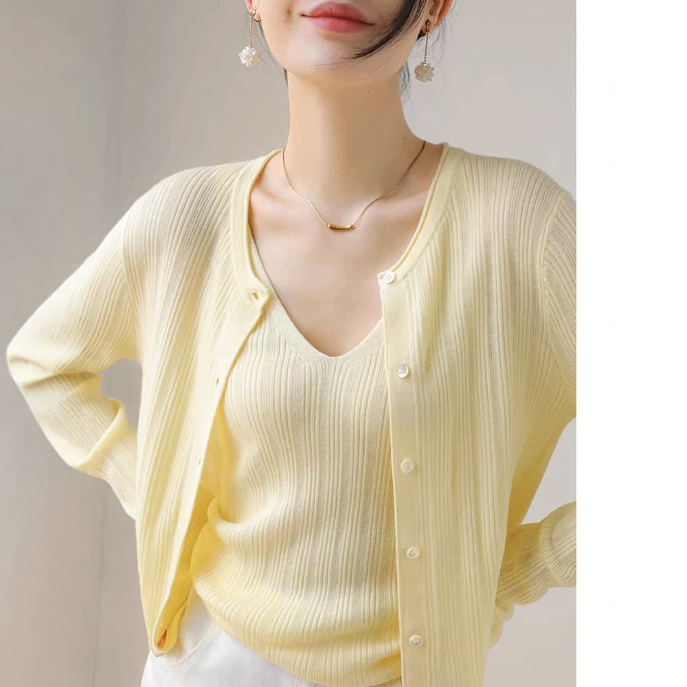 2026 Autumn New Korean Style Knitted Cardigan and Camisole Two-Piece Set for Petite Women Long Sleeve Sweater