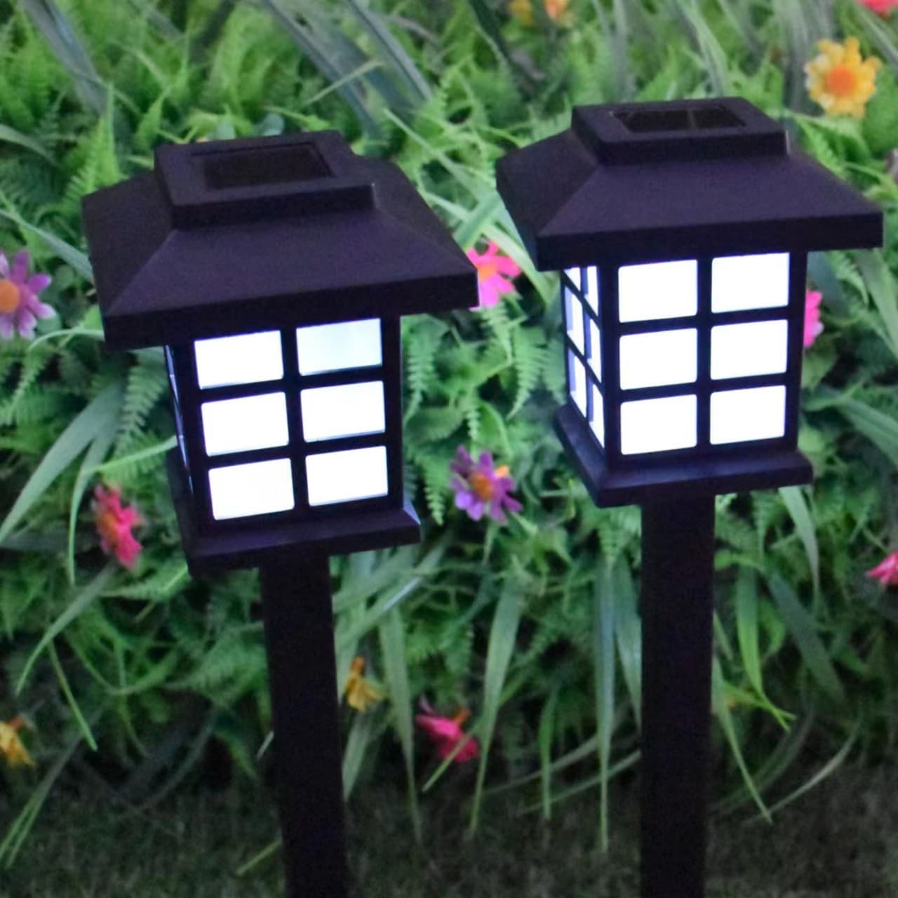 Cross-border Solar Lawn Lights - Courtyard Landscape Ground Insert Lights, Outdoor Post Top Lights