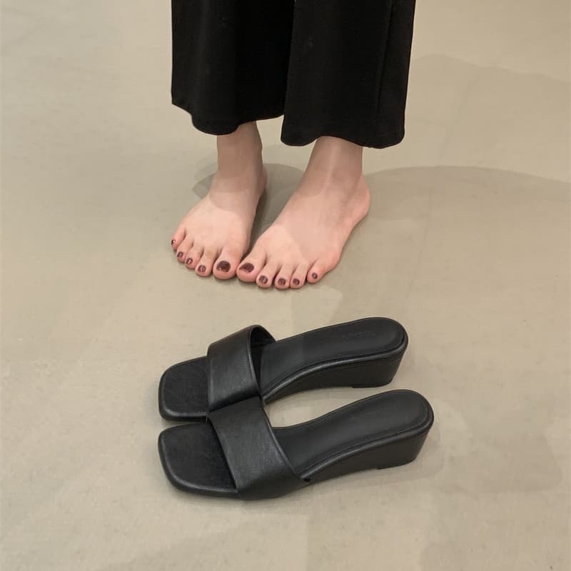 2026 Summer New Retro Open-Toe Slide Sandals for Women, Casual Simple Vacation Comfortable Kitten Heel Slippers