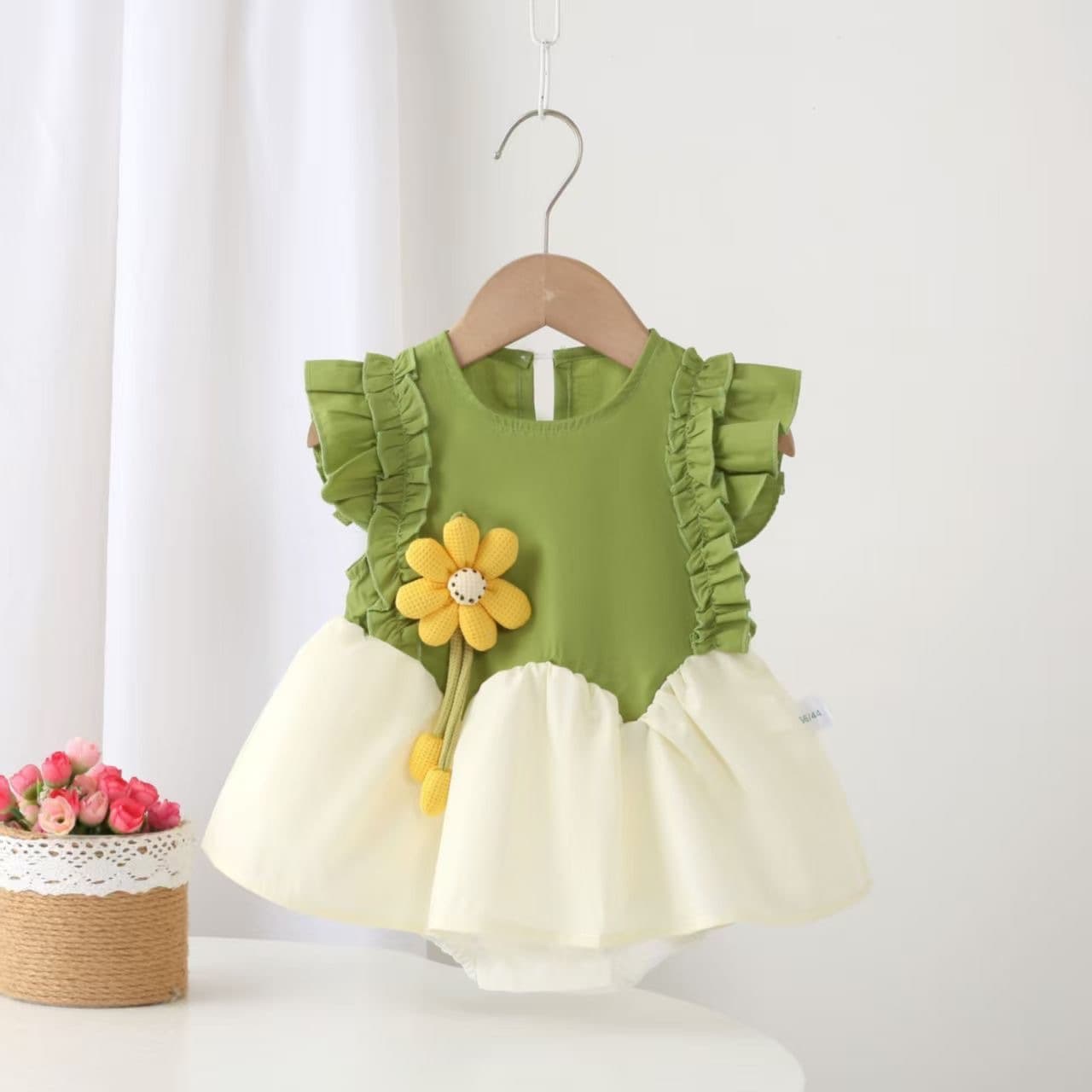Summer baby jumpsuit for baby girl full moon and 100 days of clothing, little princess going out, fashionable butt skirt new style