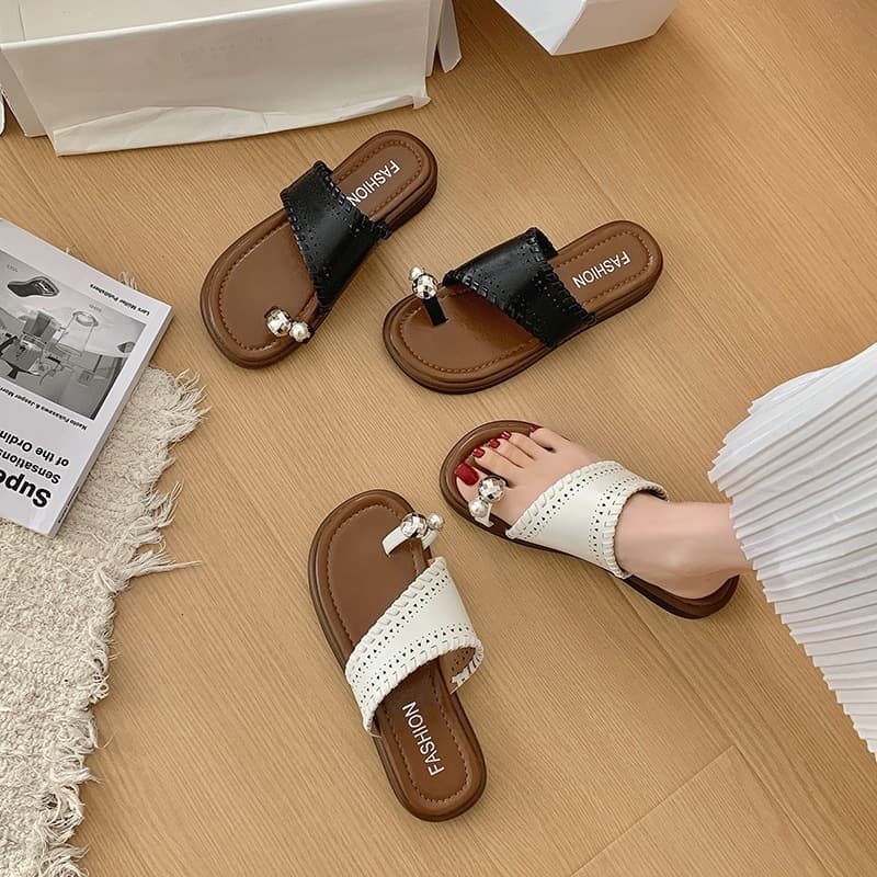 Lazy Soft Sole Women's Shoes New Metal Buckle Flat Toe 2026 Outdoor Slippers Summer Beach Shoes