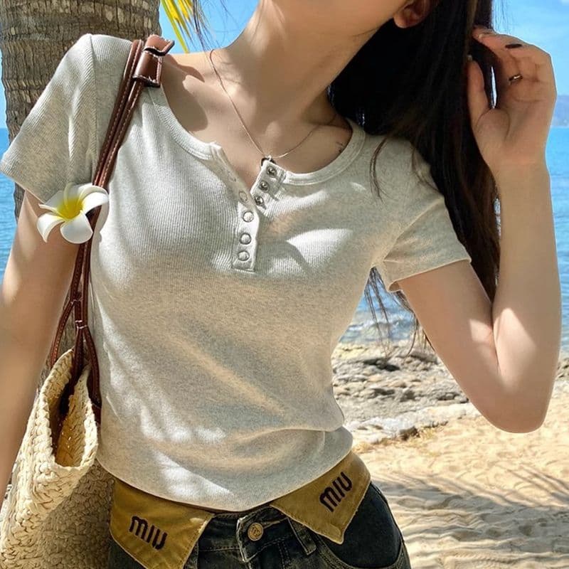 2025 Fashion Versatile Petite Fitted Short T-Shirt with Buttons, Summer New Arrival Solid Color Crop Top