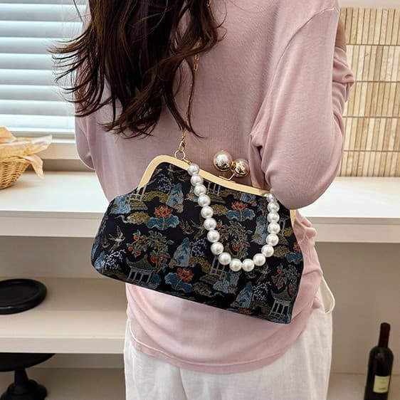New finished product retro Chinese style cheongsam bag for women with Hanfu horse face skirt one shoulder crossbody handheld gold bag