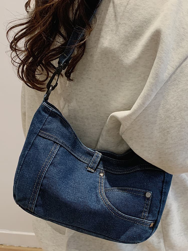 Fashionable Denim Shoulder Bag with Relaxed Style, Trendy Crossbody Bag for College Students