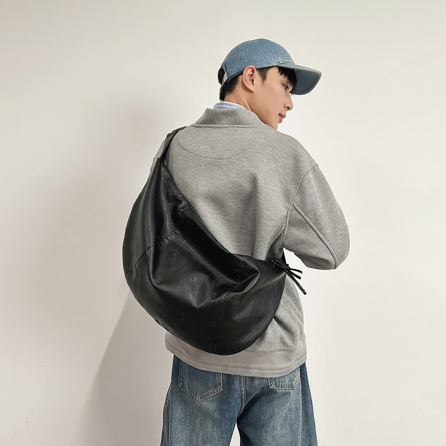 Men's Crossbody Bag Street Style Versatile Large Capacity Dumpling Bag INS Fashion Couple Casual Shoulder Bag for College Students