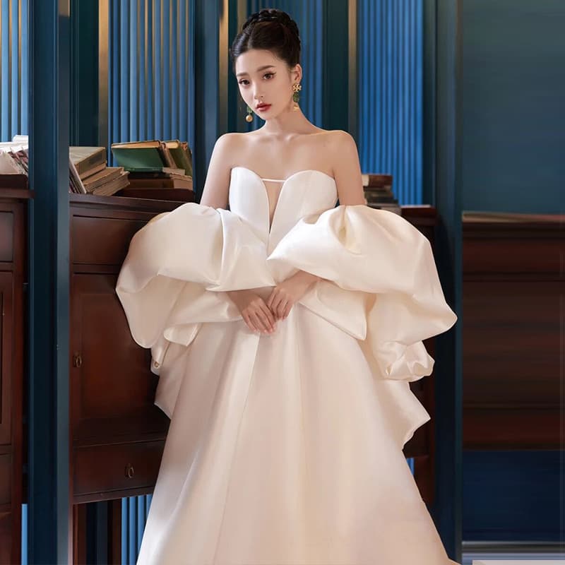 French Style Wedding Dress 2026 New Collection Satin Strapless Bridal Gown with Train Vintage Heavy Craftsmanship Lightweight Wedding Dress