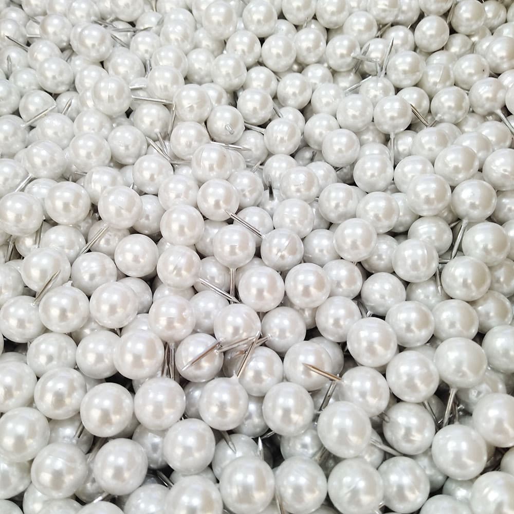 Bulk pearl-white spherical thumbtacks for DIY photo wall positioning, map marking, office memo fixing