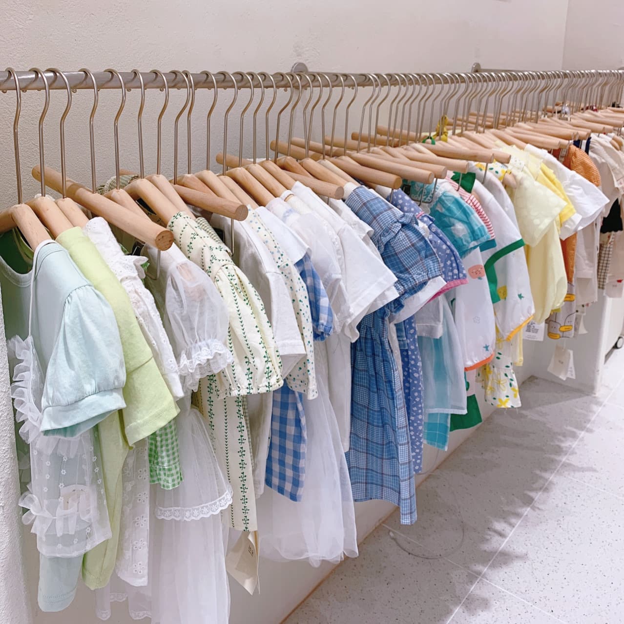 Xiaojiangnan Buyi Brand Kids Clothing Wholesale Balabala Brand Discount End-of-Line Stock Source Street Stall
