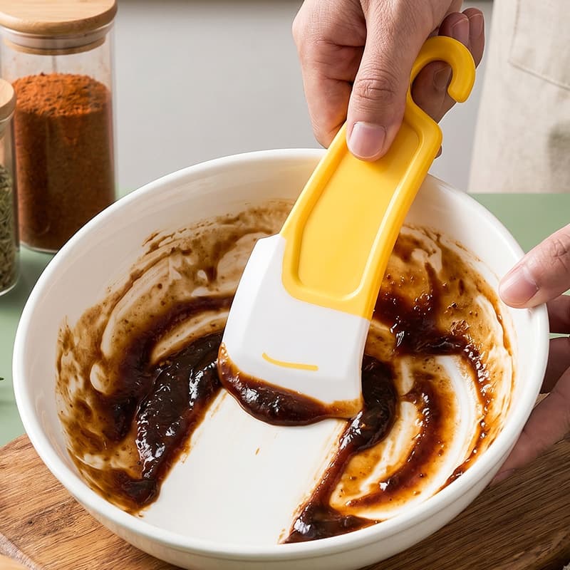 Food grade silicone scraper household baking non-stick scraper high temperature resistant kitchen oil brush integrated sauce stirring tool