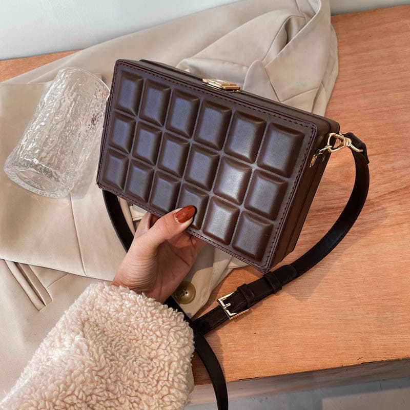 Texture small bag women's bag 2026 new trendy fashion embossed shoulder bag spring internet celebrity chocolate crossbody bag